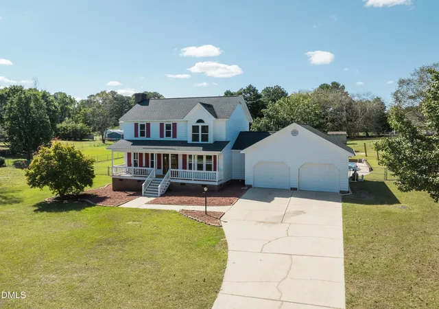 Photo 2 of Single family home for sale at 3002 Red Cir, Willow Springs, NC 27592 | MLS# 10126939 | Listing updated on 2026-09-11