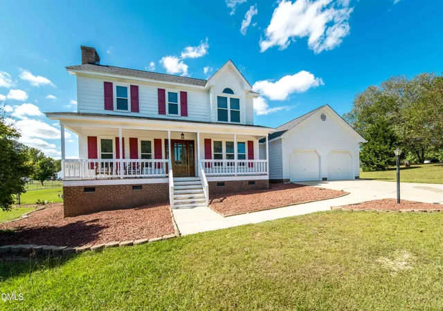 Photo 3 of Single family home for sale at 3002 Red Cir, Willow Springs, NC 27592 | MLS# 10126939 | Listing updated on 2026-09-11