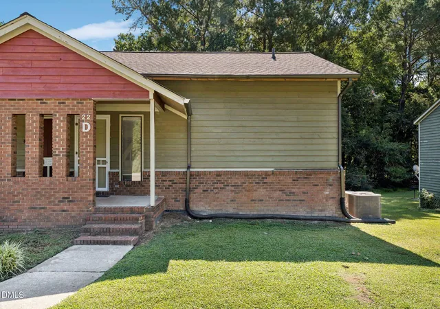 Listing Photo 4 - Condo for sale in building located at 22 Carriage Cir, Louisburg, NC 27549