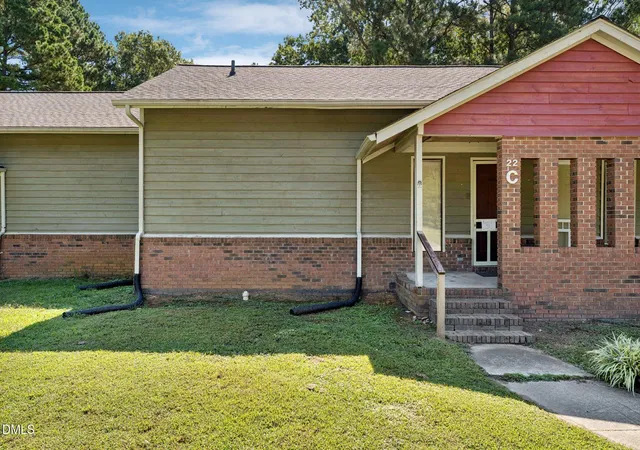 Listing Photo 5 - Condo for sale in building located at 22 Carriage Cir, Louisburg, NC 27549