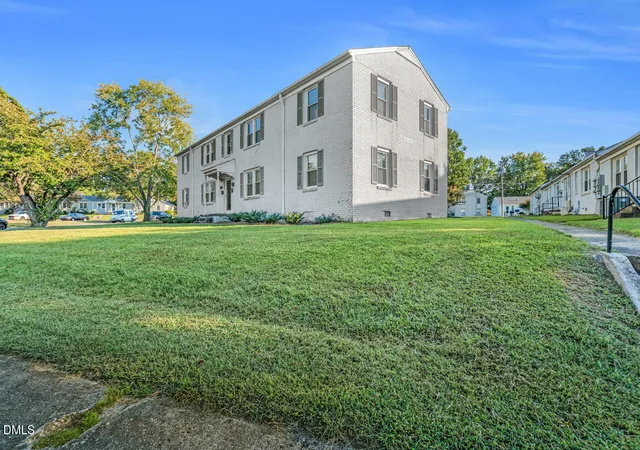 4th image of 1700 Roslyn Dr # 29d, Burlington, NC 27215 | MLS# 10123631