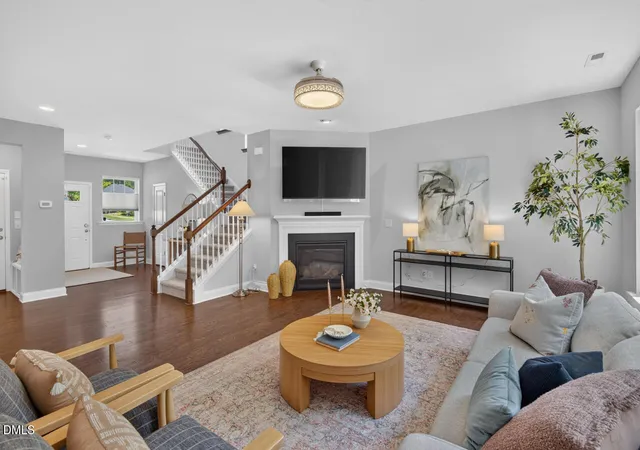 Photo 4 of Single family home for sale at 103 Medfield Ct, Chapel Hill, NC 27517 | MLS# 10168849 | Listing updated on 2026-08-31