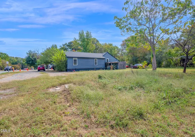 Photo 3 of Sale Pending at 321 Blalock St, Holly Springs, NC 27540 | MLS# 10124349 | Listing updated on 2026-09-30
