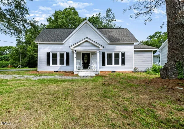 Photo 2 of Single family home for sale at 210 W Oak St, Zebulon, NC 27597 | MLS# 10125230 | Listing updated on 2026-09-02