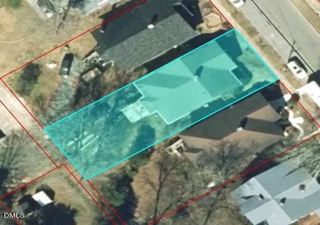 3rd image of 321 N Steele St, Sanford, NC 27330 | MLS# 10125907