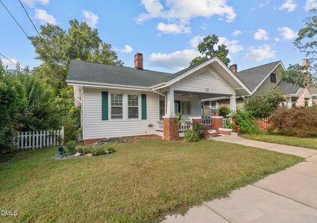 4th image of 321 N Steele St, Sanford, NC 27330 | MLS# 10125907