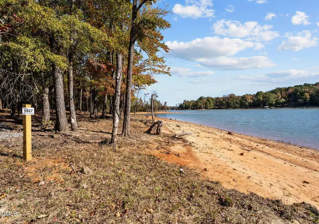 3rd image of 1100 Waterstone Ln, Henderson, NC 27537 | MLS# 10128988