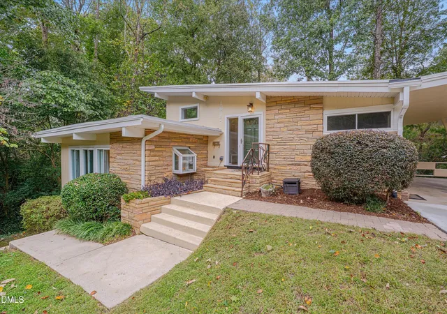 Photo 4 of Sale Pending at 1617 Shawnee St, Durham, NC 27701 | MLS# 10128447 | Listing updated on 2026-08-03