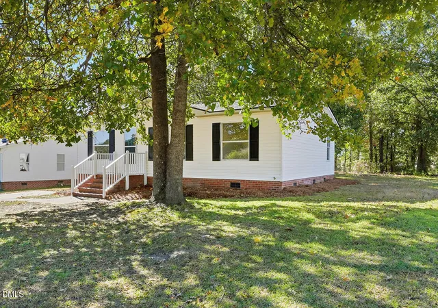 Photo 2 of Manufactured On Land at 27 Tryon Ct W, Spring Lake, NC 28390 | MLS# 10128811 |  | Sold on 2026-05-19