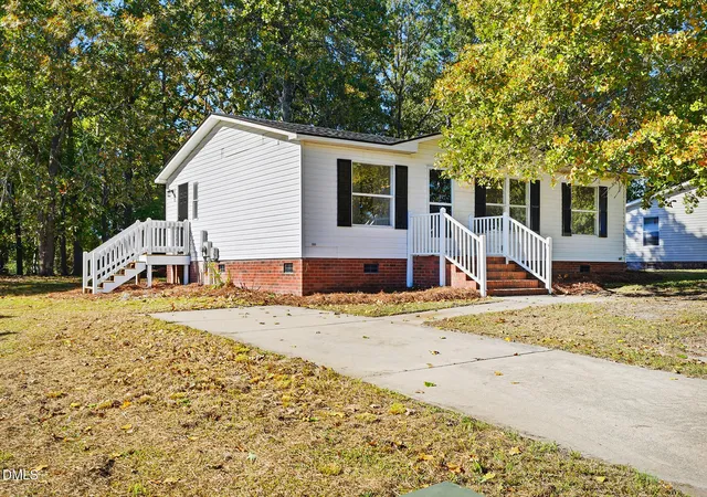Photo 3 of Manufactured On Land at 27 Tryon Ct W, Spring Lake, NC 28390 | MLS# 10128811 |  | Sold on 2026-05-19