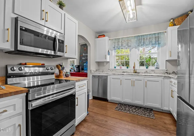 Photo 2 of Single family home for sale at 222 E Nash St, Spring Hope, NC 27882 | MLS# 10134280 | Listing updated on 2026-09-14
