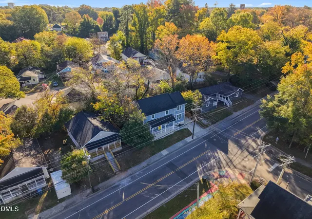 Photo 3 of Single Family Residence at 1521 Chapel Hl Rd, Durham, NC 27701 | MLS# 10129721 | | Sold on 2026-05-18