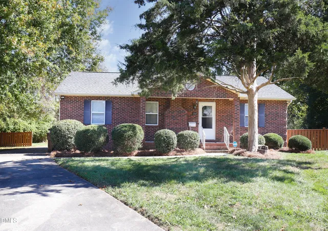 2nd image of 1711 Hanover Ct, High Point, NC 27265 | MLS# 10129830