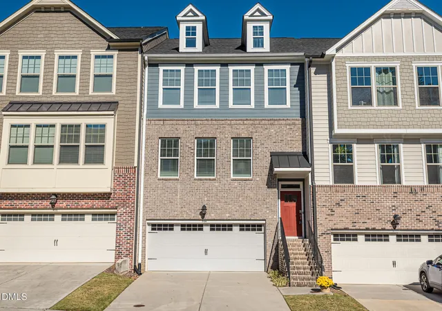 Photo 1 of Townhouse at 904 Dalton Ridge Pl, Apex, NC 27523 | MLS# 10133544 | | Sold on 2026-06-01