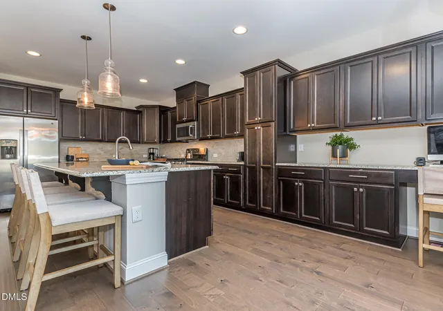 Photo 2 of Townhouse at 904 Dalton Ridge Pl, Apex, NC 27523 | MLS# 10133544 | | Sold on 2026-06-01