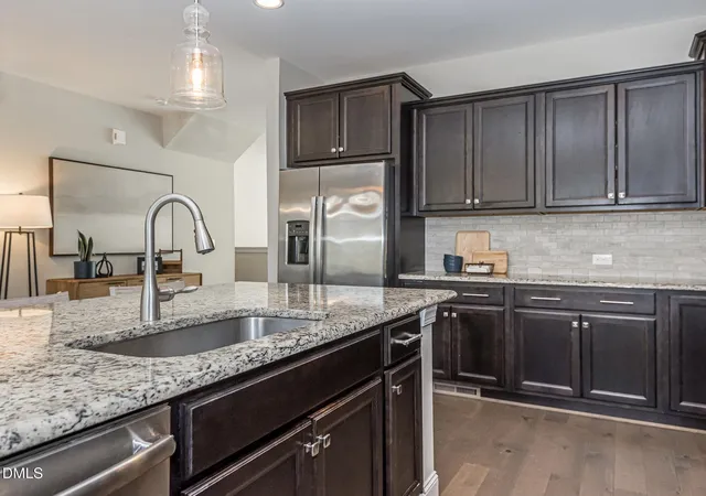 Photo 5 of Townhouse at 904 Dalton Ridge Pl, Apex, NC 27523 | MLS# 10133544 | | Sold on 2026-06-01