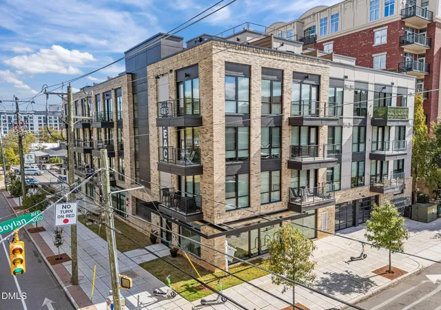 Homes for sale in Raleigh, NC | 615 W Peace St #307, Raleigh, NC 27605 | MLS# 10131464