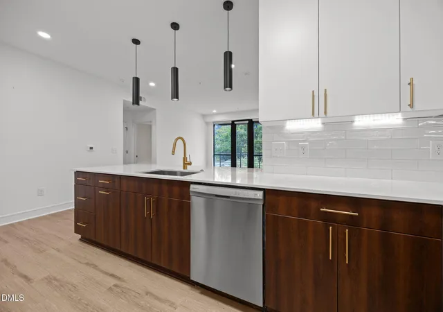 Homes for sale in Raleigh, NC | 615 W Peace St #307, Raleigh, NC 27605 | MLS# 10131464