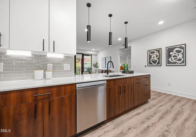 Homes for sale in Raleigh, NC | 615 W Peace St #308, Raleigh, NC 27605 | MLS# 10131132