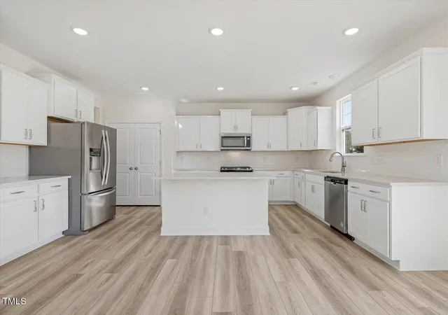 5th image of 345 Adams Pointe Ct, Angier, NC 27501 | MLS# 10130953