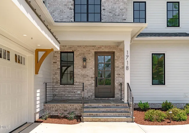 3rd image of 1718 Piccadilly Ln, Raleigh, NC 27608 | MLS# 10131669