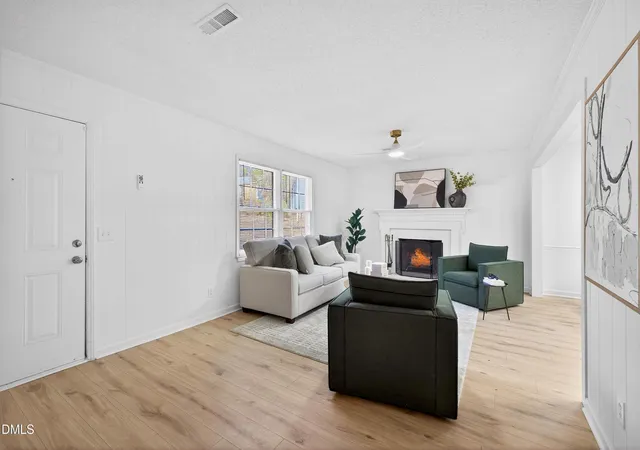 4th image of 800 Plentywood Ct, Raleigh, NC 27615 | MLS# 10131584