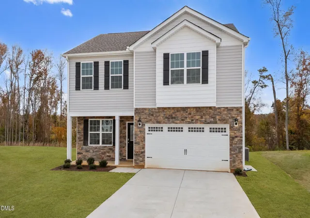 3rd image of 1002 Middlecrest Dr, Rocky Mount, NC 27804 | MLS# 10131996