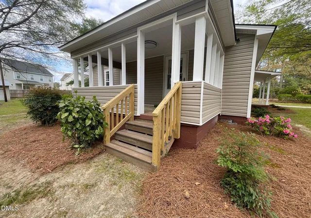 Photo 3 of Single family home for sale at 409 Lipscomb Rd, Angier, NC 27501 | MLS# 10132732 | Listing updated on 2026-08-26