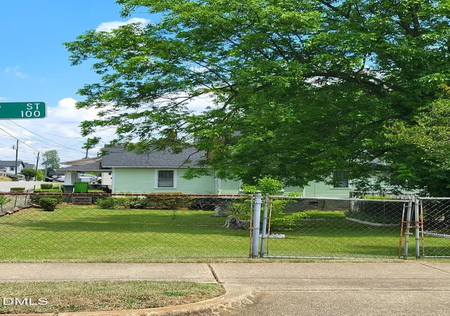 Photo 3 of Sale Pending at 1406 E Jones St, Raleigh, NC 27610 | MLS# 10132614 | Listing updated on 2026-10-01