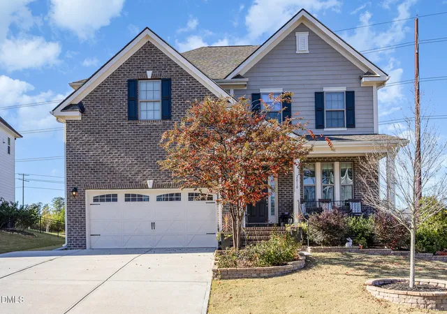 Photo 4 of Single Family Residence at 2010 Song Breeze Ln, Apex, NC 27502 | MLS# 10133252 |  | Sold on 2026-05-19