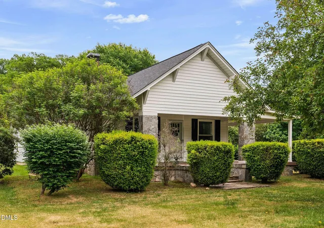 1st image of 401 S Eighth St, Mebane, NC 27302 | MLS# 10133002