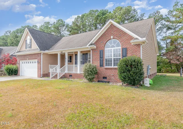 2nd image of 4101 Desert Cove Cir, Fayetteville, NC 28312 | MLS# 10142632