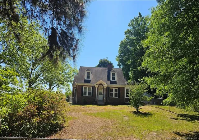 2nd image of 1801 Carthage St, Sanford, NC 27330 | MLS# 753391