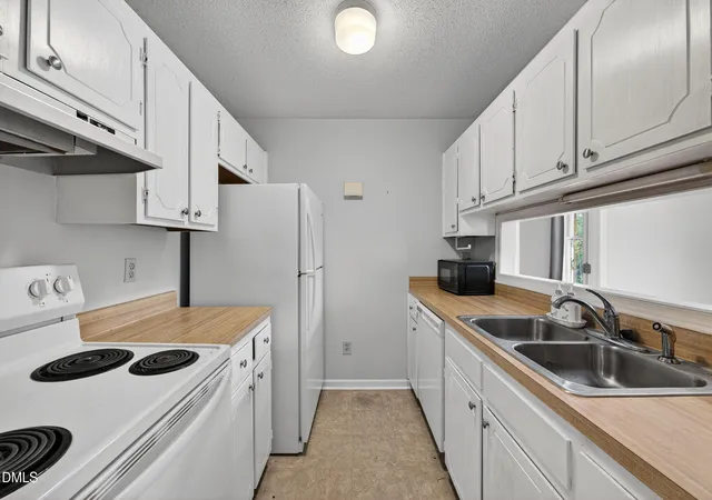 Photo 4 of Sale Pending at 3401 Ml Run, Raleigh, NC 27612 | MLS# 10134320 | Listing updated on 2026-08-01