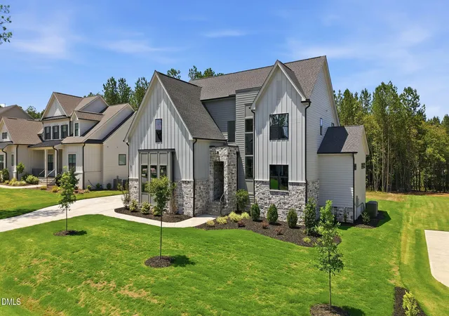 Photo 2 of Single family home for sale at 35 Chestnut Oak Dr, Youngsville, NC 27596 | MLS# 10134828 | Listing updated on 2026-09-21