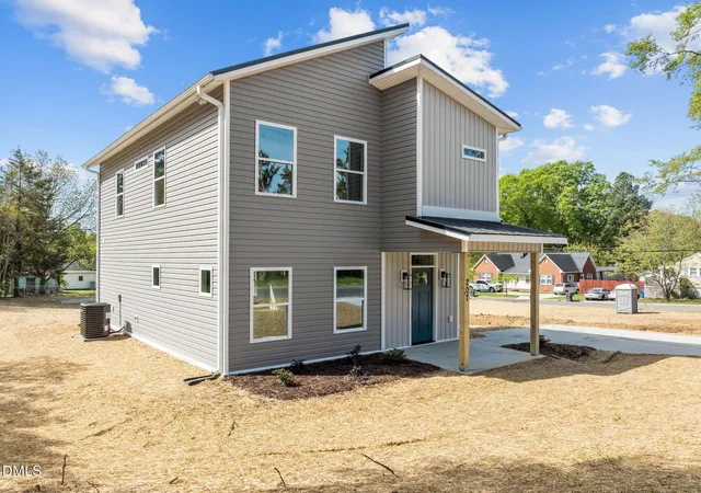3rd image of 207 E Parker St, Graham, NC 27253 | MLS# 10135071