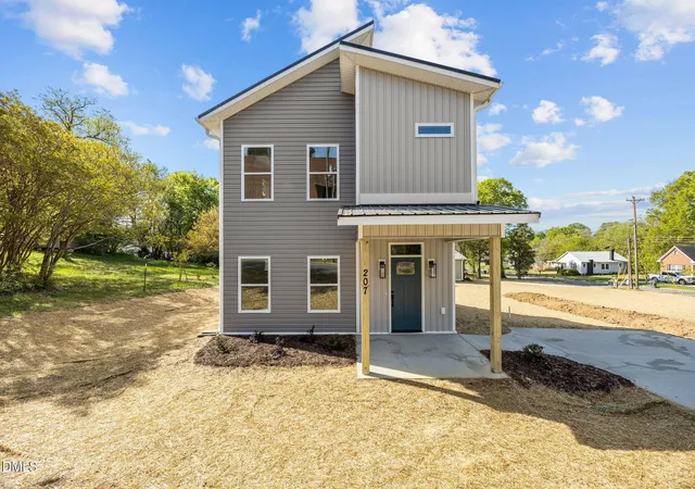 4th image of 207 E Parker St, Graham, NC 27253 | MLS# 10135071