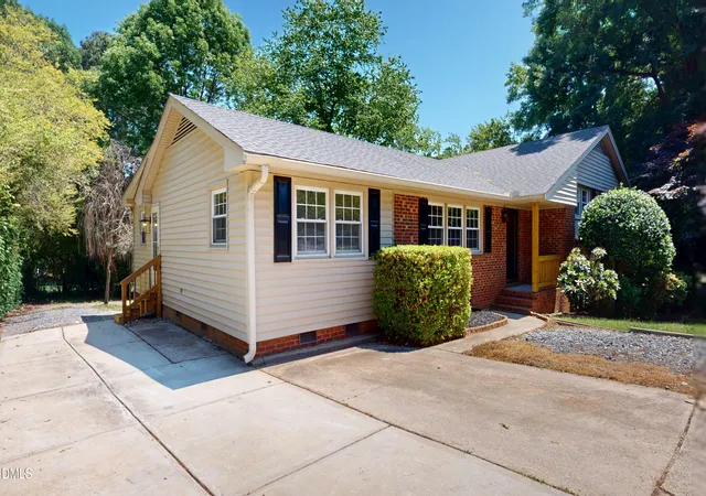 2nd image of 711 Kildaire Farm Rd, Cary, NC 27511 | MLS# 10135230