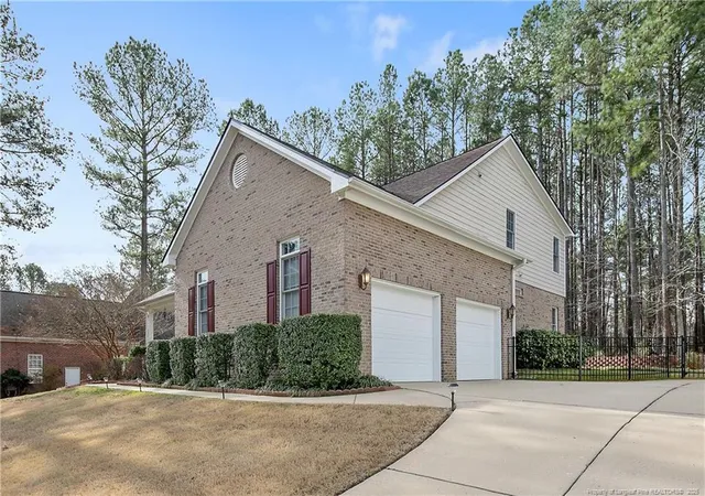 2nd image of 61 Fountain Park Cir, Spring Lake, NC 28390 | MLS# 753999