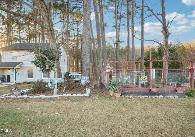 Homes for sale in Apex, NC | 8024 Deer Meadow Dr, Apex, NC 27539 | MLS# 10143391