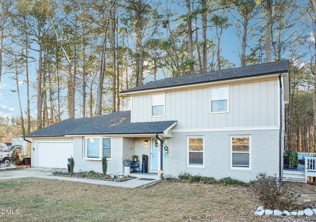 Homes for sale in Apex, NC | 8024 Deer Meadow Dr, Apex, NC 27539 | MLS# 10143391