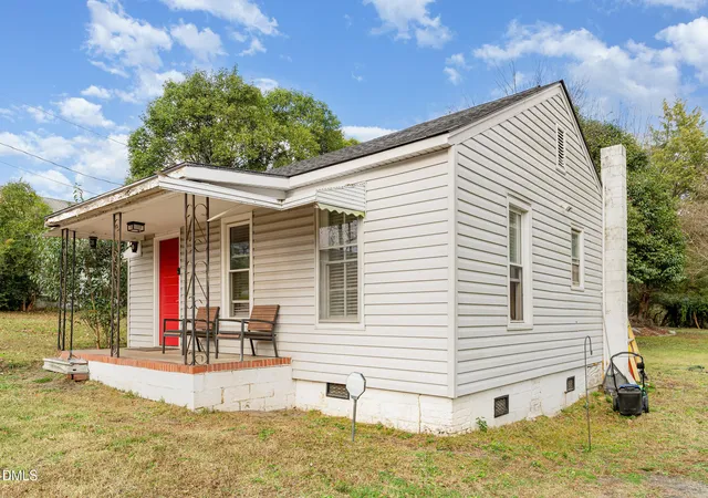 Homes for sale in Clayton, NC | 330 E Stallings St, Clayton, NC 27520 | MLS# 10137555