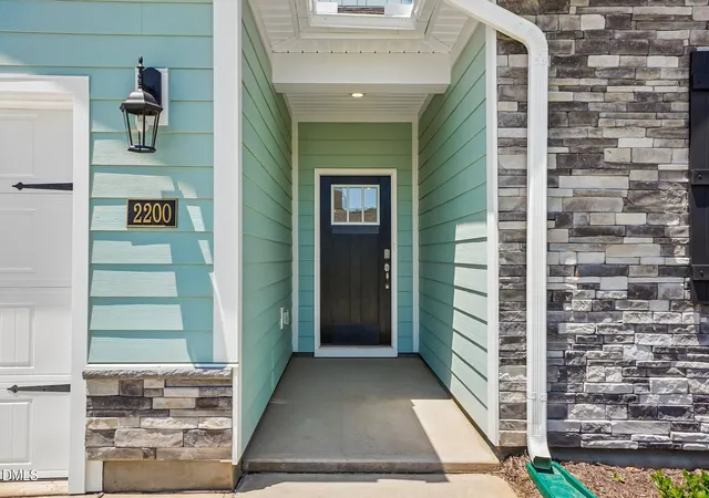 Photo 3 of Sale Pending at 2200 Warbler Dr, Apex, NC 27539 | MLS# 10135777 | Listing updated on 2026-10-05