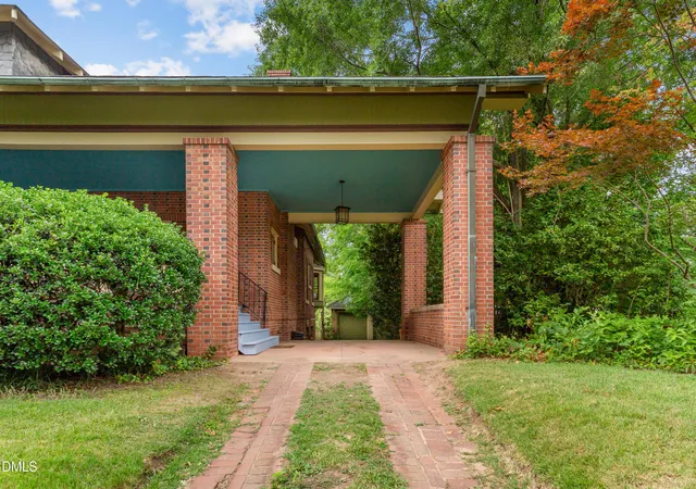 Photo 3 of Single family home for sale at 119 N Gulf St, Sanford, NC 27330 | MLS# 10136453 | Listing updated on 2026-09-24