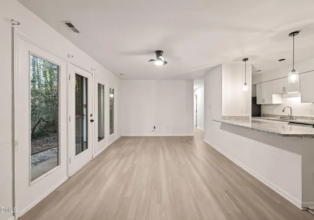 5th image of 1300 Park Gln Dr, Raleigh, NC 27610