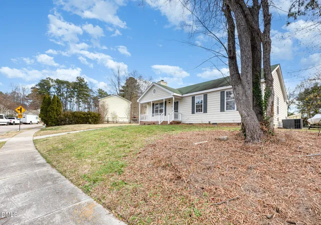 Photo 3 of Sale Pending at 2108 Carthage Cir, Raleigh, NC 27604 | MLS# 10137310 | Listing updated on 2026-08-25
