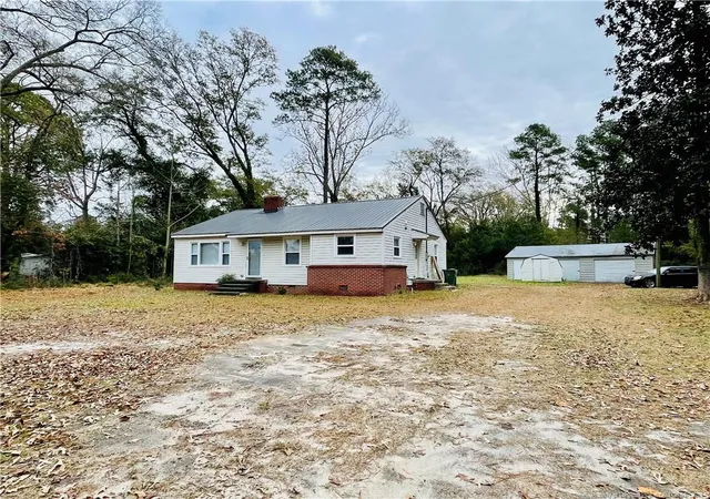 Homes for sale in Maxton, NC | 405 S Austin St S, Maxton, NC 28364 | MLS# 754591