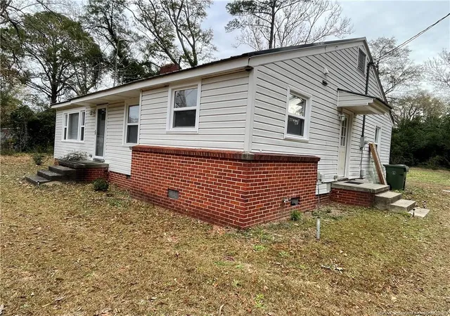 Homes for sale in Maxton, NC | 405 S Austin St S, Maxton, NC 28364 | MLS# 754591