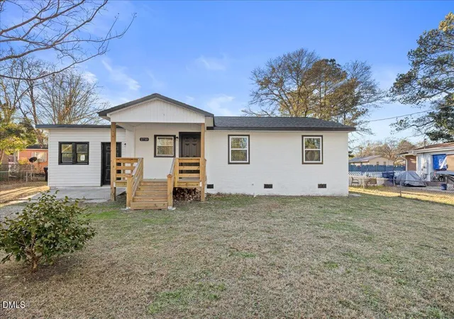 Homes for sale in Sanford, NC | 2710 Academy St, Sanford, NC 27332 | MLS# 10137686