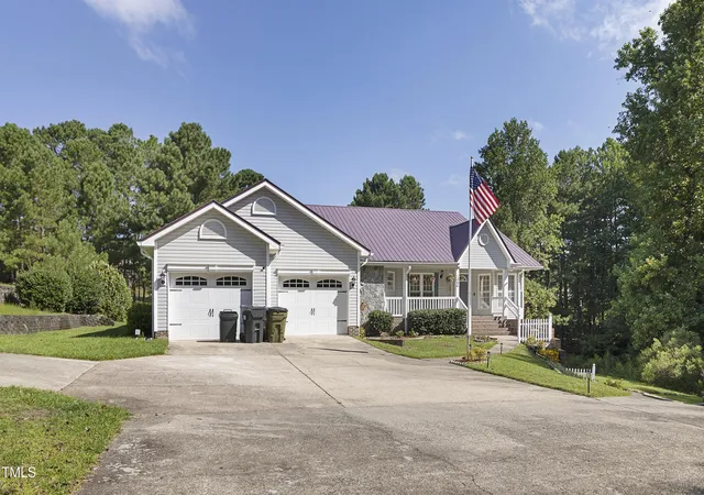 Photo 3 of Single family home for sale at 1046 Ponderosa Trl, Cameron, NC 28326 | MLS# 10139548 | Listing updated on 2026-08-20
